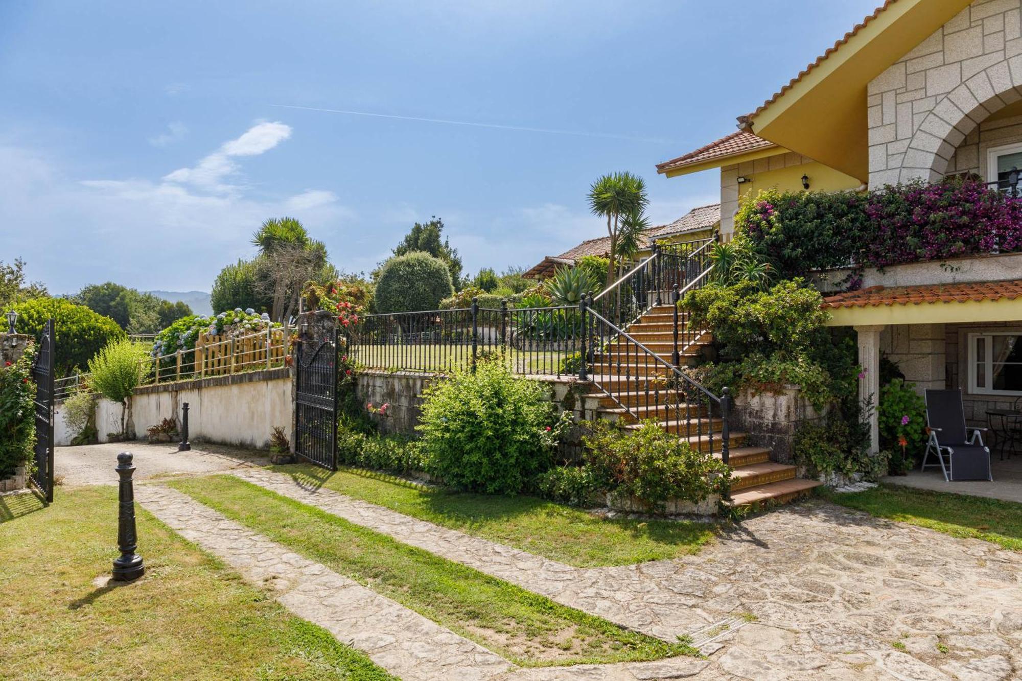 Apartamento Con Jardin En Un Chale บวยอู ภายนอก รูปภาพ